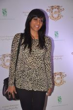 Shweta Salve at Anand Ranwat jewellery collection launch in Trident on 15th Oct 2011 (74).JPG